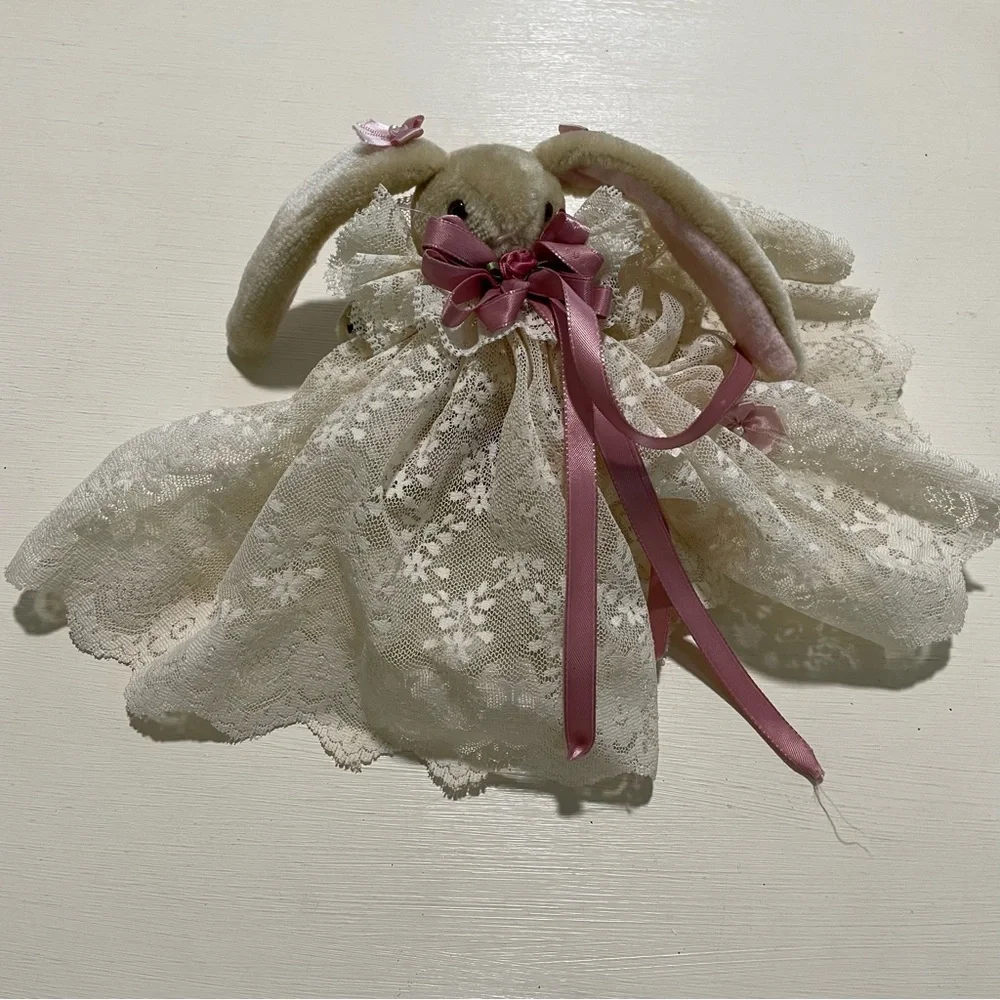 Vintage‎ Bunny with lace dress